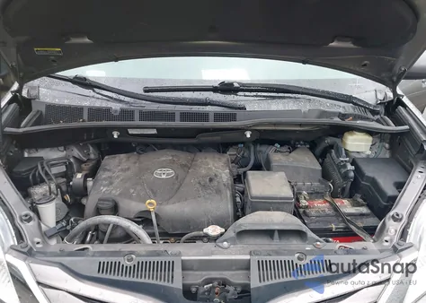 2017 Toyota Sienna Le 8 Passenger z USA, uszkodzony, nr VIN 5TDKZ3DC1HS831889